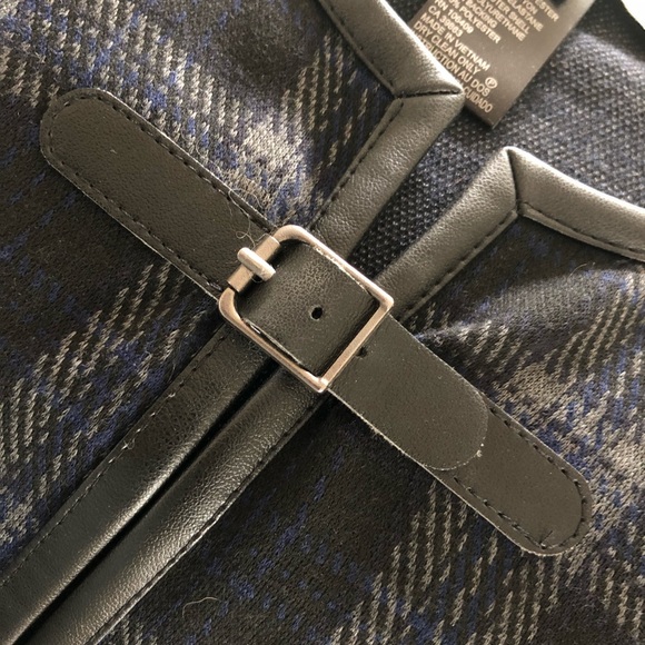 Tahari Poncho Plaid Cape - Picture 6 of 8